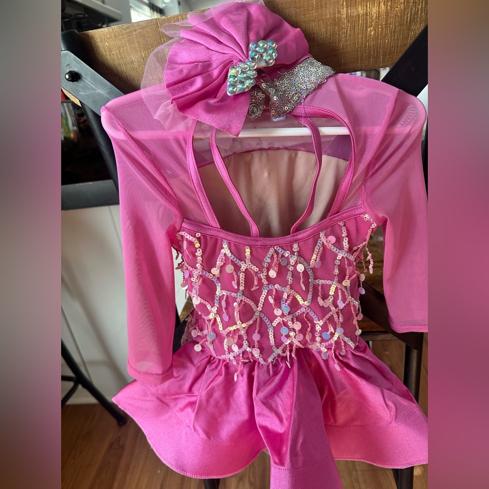 DANCE COSTUME